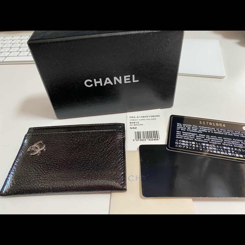 NWT Chanel patent brown iridescent credit card holder guaranteed authentic